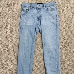 Abercrombie and Fitch Light Wash Skinny Jeans 33x32